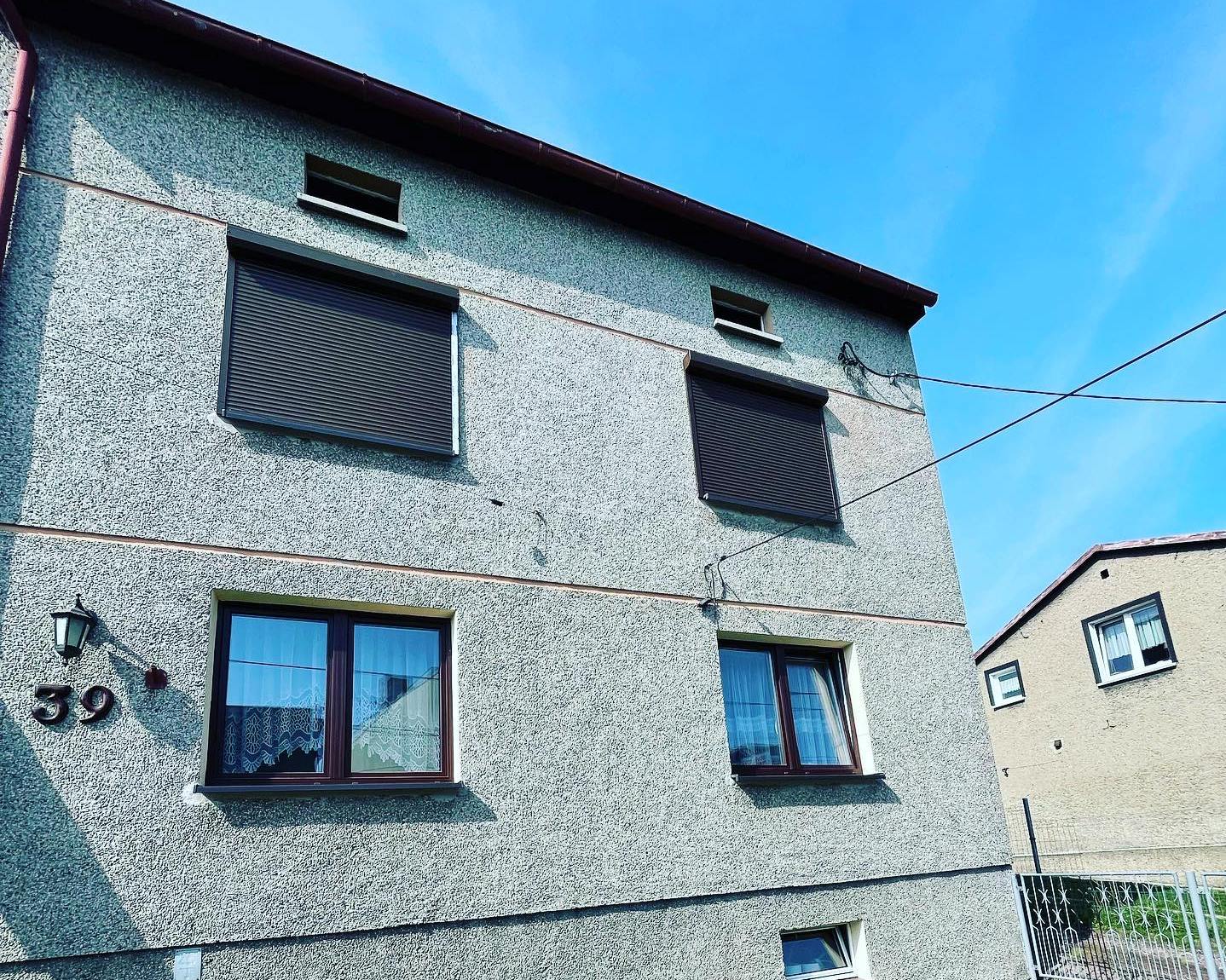 Rolety podtynkowe w stylu industrialnym