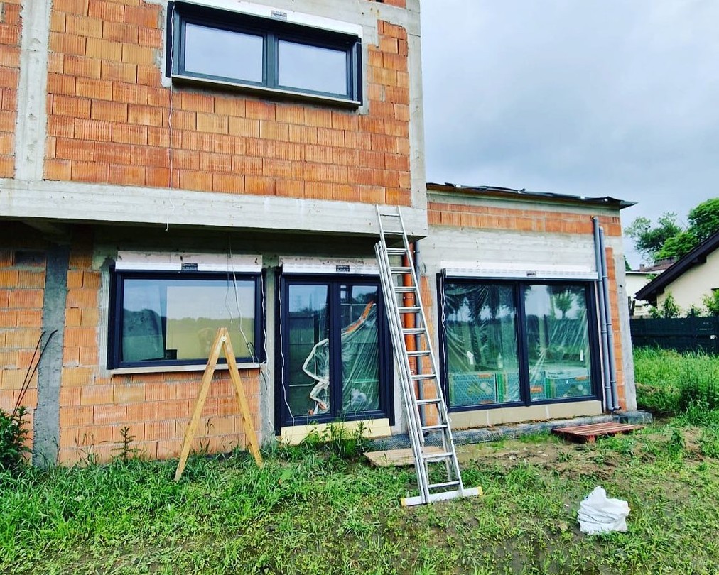 Rolety podtynkowe w nowoczesnej rezydencji