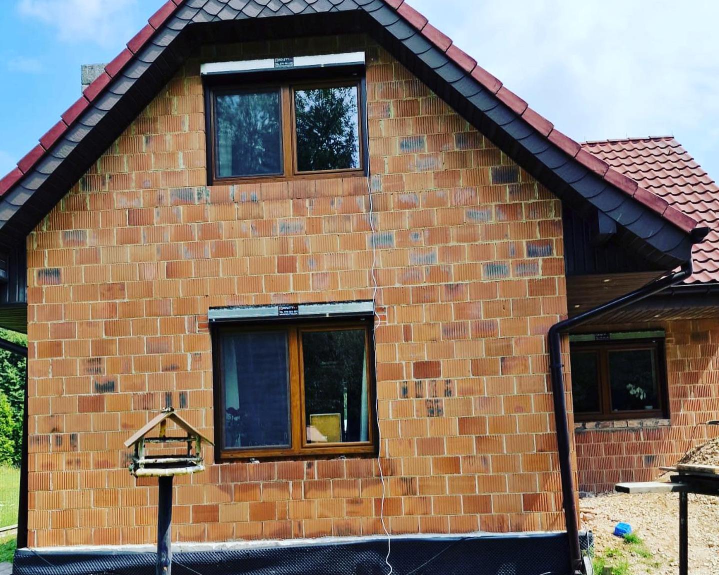 Żaluzje okienne z aluminium w biurze