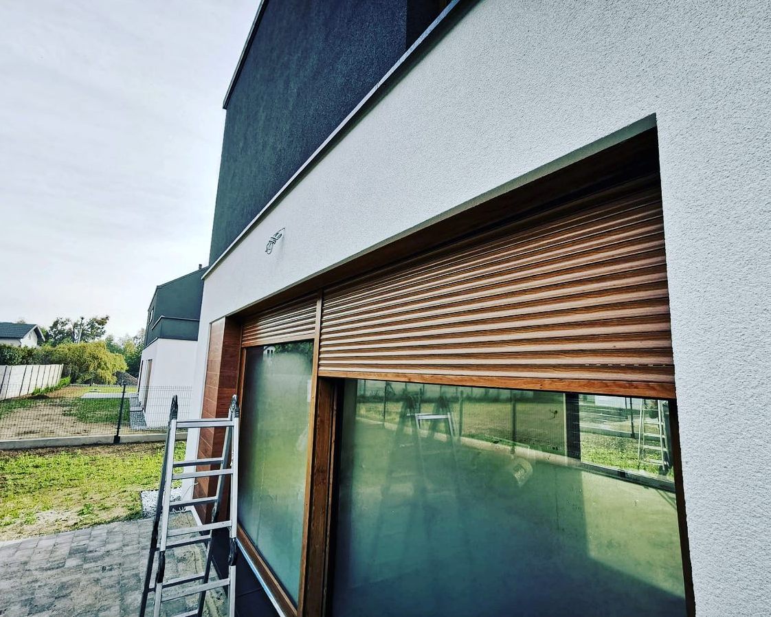 Rolety podtynkowe w stylu minimalistycznym